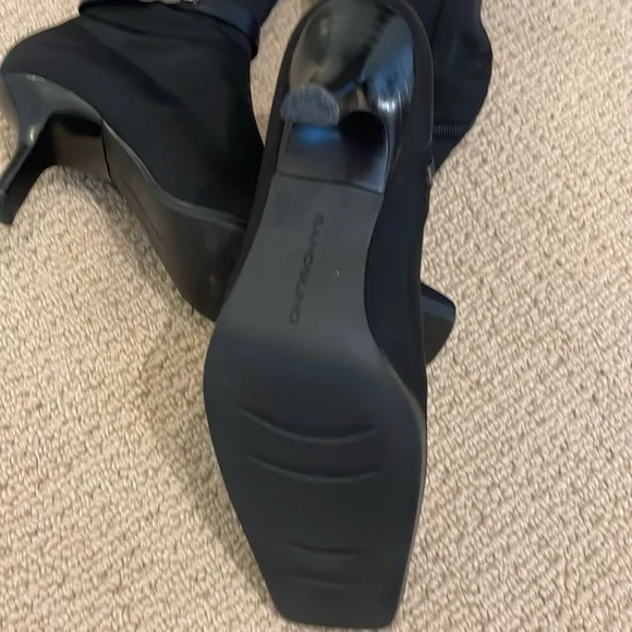 Bandolino stretchy fabric boots. Size 6 - Picture 4 of 7